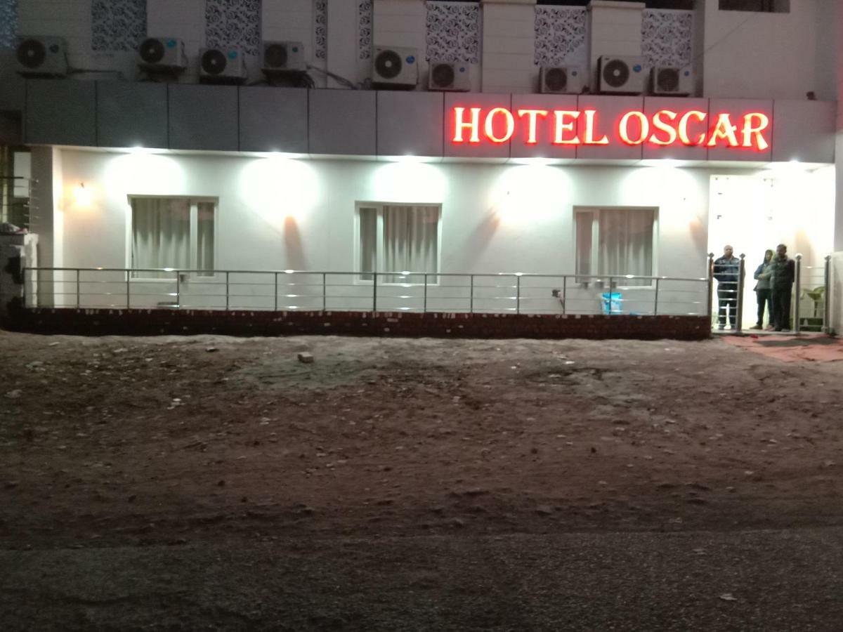 Oscar Banquet&Hotel Kālka Exterior foto